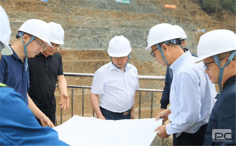 省自然资源投资集团领导赴大陆槽稀土矿山开展安全检查并视察矿山环境改善项目