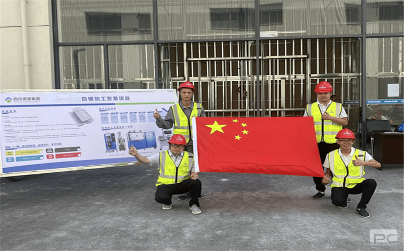 “盛世华诞，纸短情长”产融发展公司给祖国的三行情诗